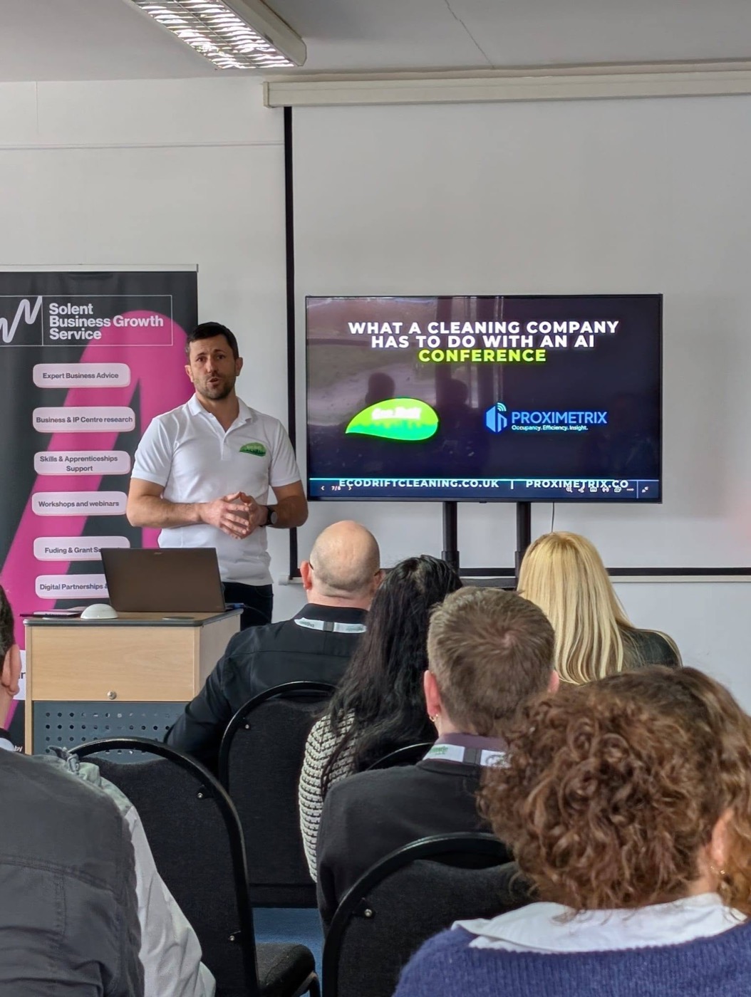 Antoni Dimitrov presenting Proximetrix at the Solent FutureScape AI Conference